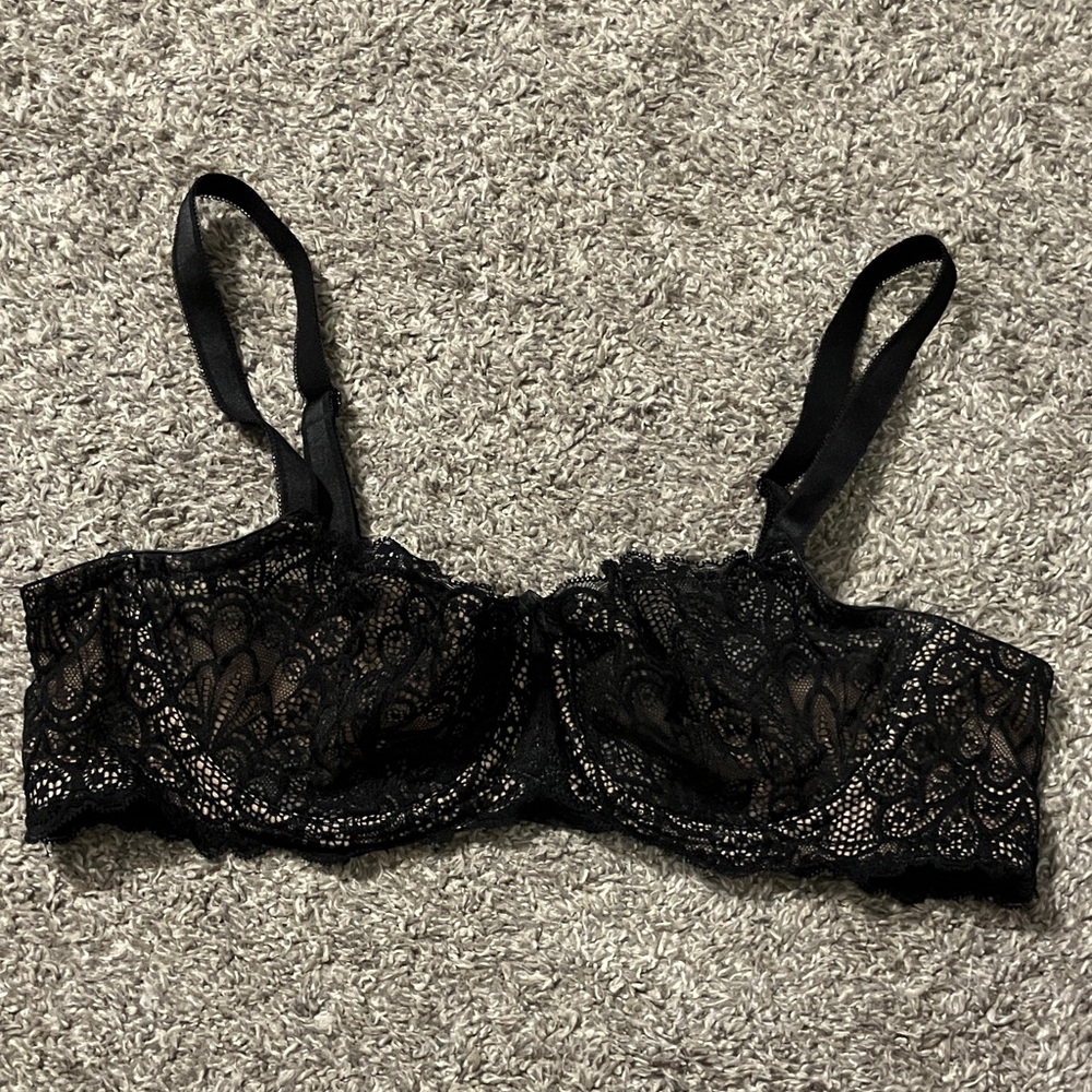 Black Lace Underwire Bra - Sheer Lace Design